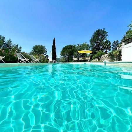 Charmant deux-pièces dans villa avec piscine privée Seillans Esterno foto