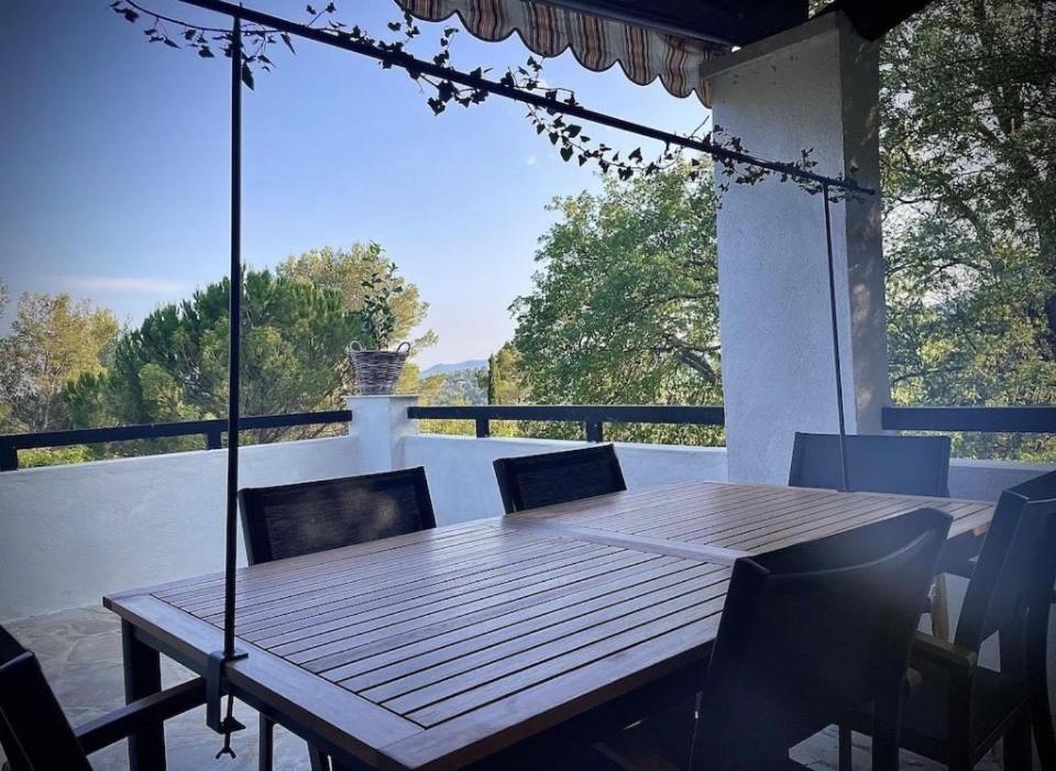 Charmant deux-pièces dans villa avec piscine privée Seillans Esterno foto