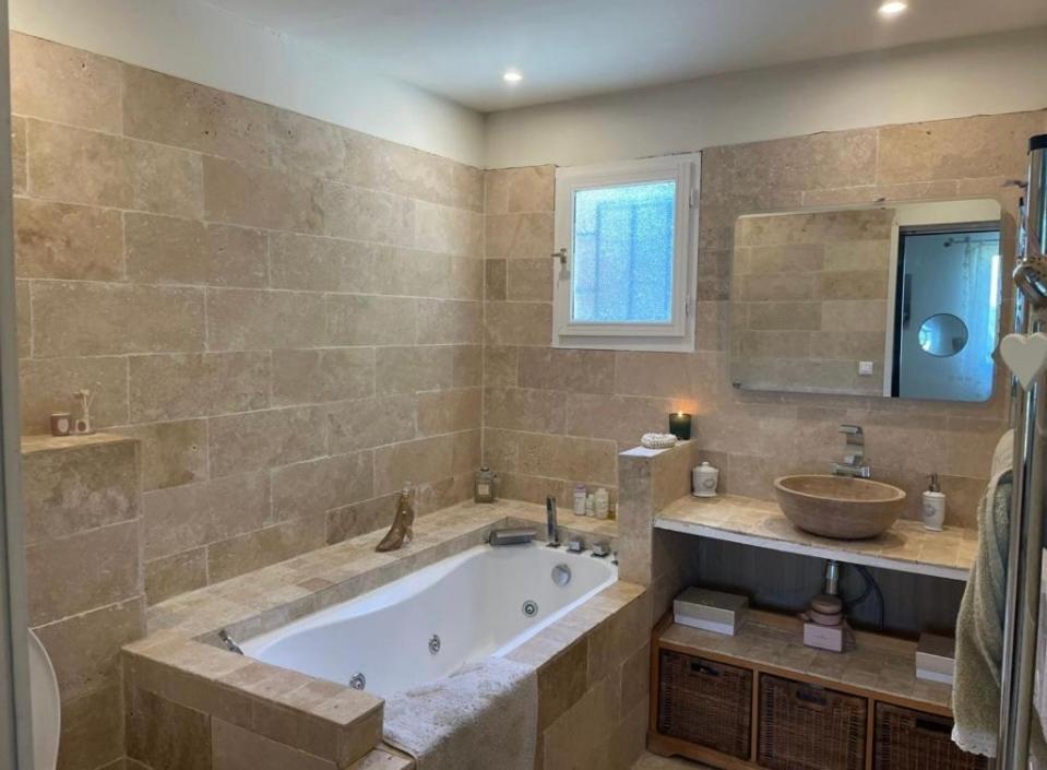 Charmant deux-pièces dans villa avec piscine privée Seillans Esterno foto
